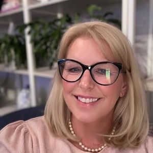 Meet your Posher, Eileen